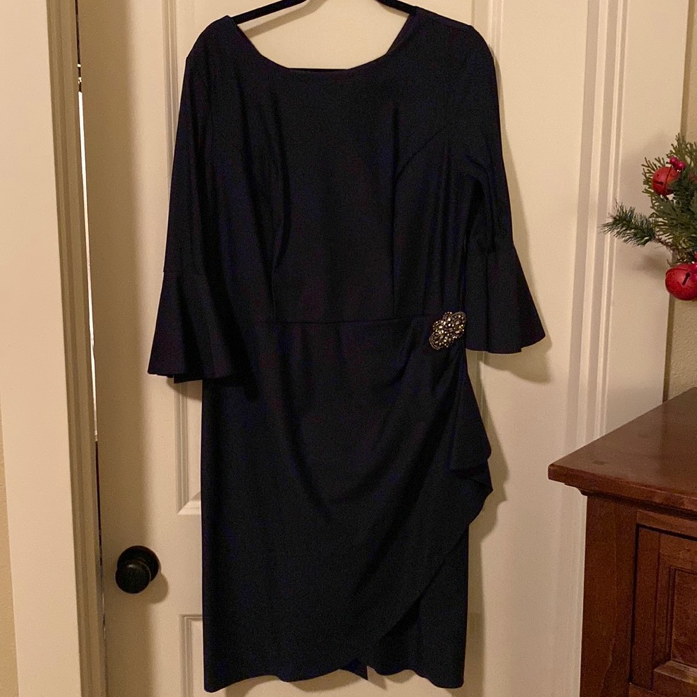 Beautiful blue dress for any formal event! My mom wore it for my wedding.